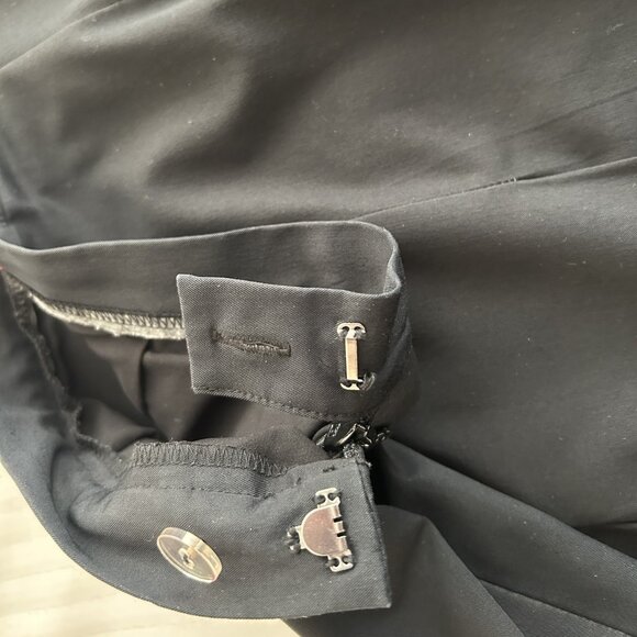 AK Anne Klein - Black Pleated Skirt - Size 8 - Picture 7 of 10